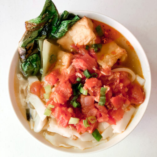 vegan Chinese rice noodle soup
